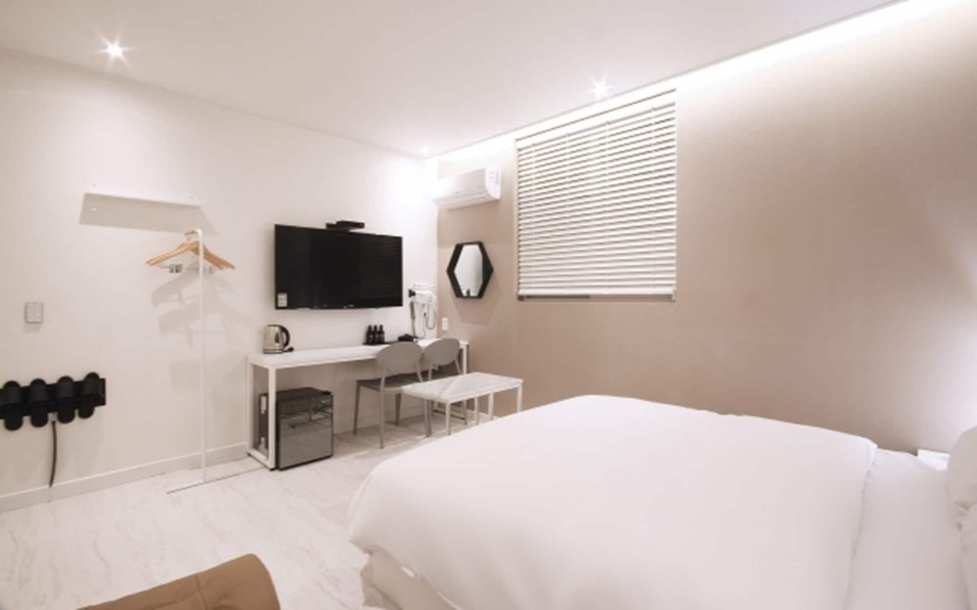Hotel Yam Yeosu Hakdong Extérieur photo